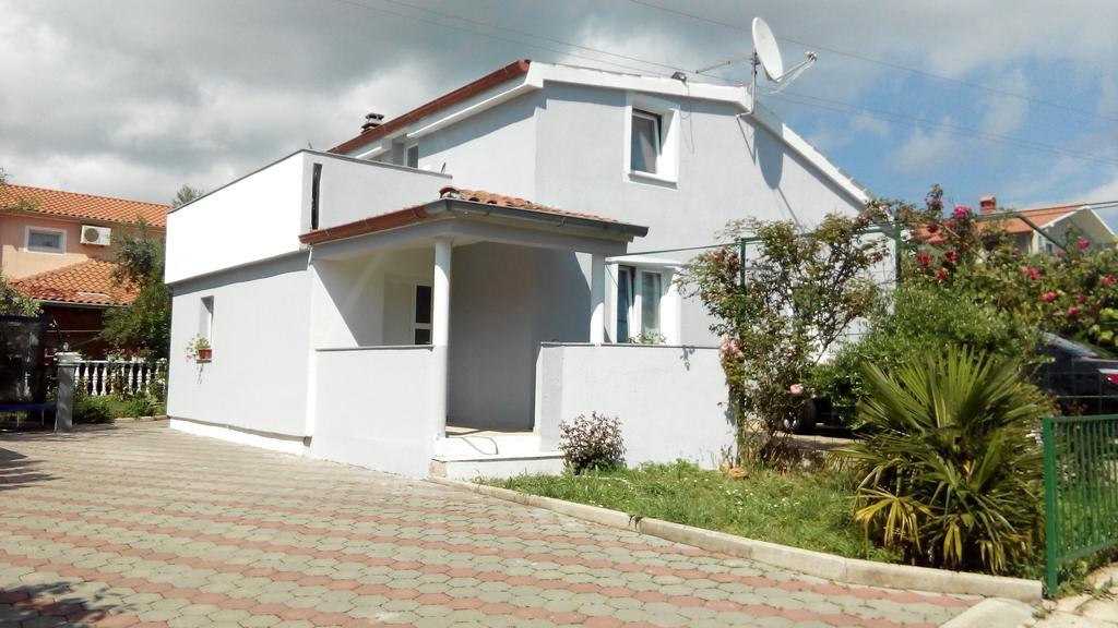 Holiday Home Marsan Pula Exterior foto
